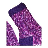Wollsocken handgestrickt, Socken Gr. 40, Fliederfarben mit einem ansprechenden Muster bis über den vorderen Fuß Bild 2
