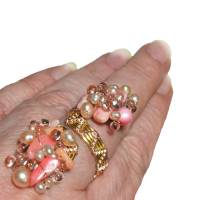 Ring pastell rosa handmade verstellbar Koralle Perlen und Glas funkelnd wirework Spiralring boho Bild 8