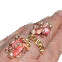 Ring pastell rosa handmade verstellbar Koralle Perlen und Glas funkelnd wirework Spiralring boho Bild 9