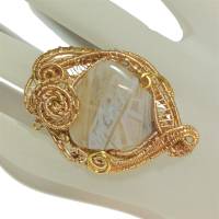 Ring handgemacht in creme beige Achat in wirework goldfarben handgewebt statementring Bild 7