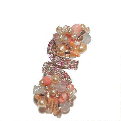Ring pastell rosa handmade Rosenquarz Koralle Perlen und Glas funkelnd wirework Spiralring boho