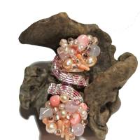 Ring pastell rosa handmade Rosenquarz Koralle Perlen und Glas funkelnd wirework Spiralring boho Bild 3