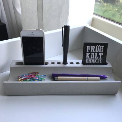Stylischer Desktoporganizer / Stiftablage für Schreibtisch aus Beton, grau, 27 cm