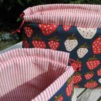 Täschchen Kinchakubeutel im Erdbeerdesign und Kordel nachhaltig und vielseitig verwendbar Größe 1 Bild 2