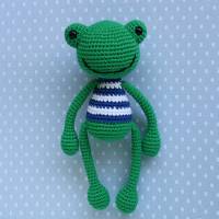 Der kleine gehäkelte Frosch Lukas aus Bio-Baumwolle grün Handarbet Bild 1