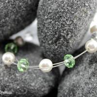 Farbbeispiel mit peridot | Brautschmuck - Die Schöne, Brautarmband mit grünen Perlen sowie weiße o.  cremefarbene Perlen Bild 4