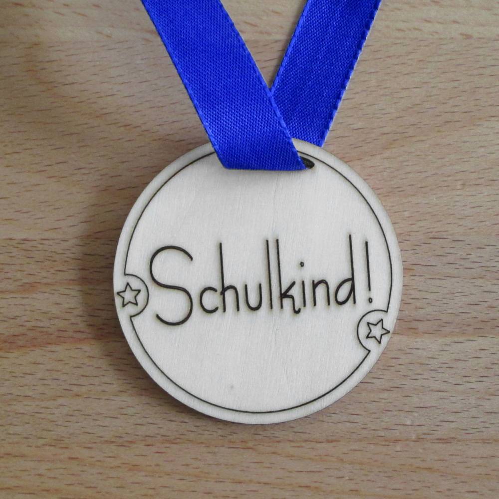 Medaille "Schulkind!" aus Holz Bild 1