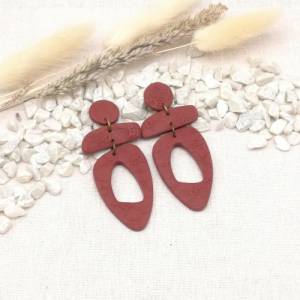 Lange rote Ohrringe in modernem Design, handgefertigt aus Polymer Clay Bild 6