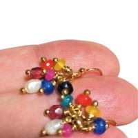 Ohrringe handgemacht kleine weiße Perlen mit Edelsteinmix bunt als Cluster hippy look Geschenk Bild 3
