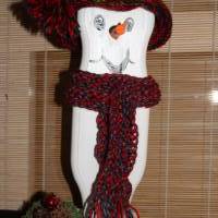 Dekofigur ULI SNOWMAN witzige Schneemanfigur aus altem Holz, dekoriert mit handgestrickter und weihnachtlicher Deko Bild 9