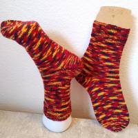 handgestrickte Socken, Größe 38/40, 4fach Sockenwolle, Rot Bunt gemustert Bild 5
