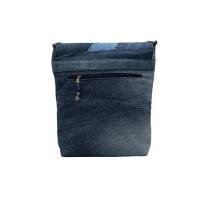 Umhängetasche aus Jeans-Upcycling, kleine Schultertasche mit Patchwork und Klappe mit Steckschloss Bild 2