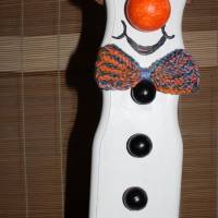 Dekofigur TOMMY SNOWMAN witzige Schneemanfigur aus altem Holz, dekoriert mit handgestrickter und weihnachtlicher Deko Bild 2