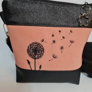 Kleine Handtasche Pusteblume altrosa Umhängetasche rosa schwarz Tasche mit Anhänger Kunstleder Bild 3