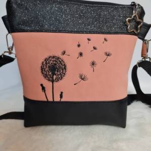 Kleine Handtasche Pusteblume altrosa Umhängetasche rosa schwarz Tasche mit Anhänger Kunstleder Bild 5