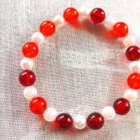 Perlenarmband in Rot-weiß zeitlos schön handgemacht von Hobbyhaus Bild 10