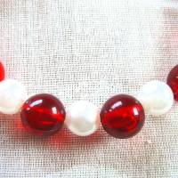 Perlenarmband in Rot-weiß zeitlos schön handgemacht von Hobbyhaus Bild 2