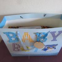 Geschenkset Geburt - Babydecke bunt mit Spielzeug Bild 4