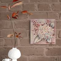 Verschneite Hortensienblüte mit rosa Beeren - Acrylgemälde auf Leinwand 20cmx20cm Bild 3