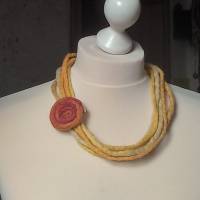 Wunderschöne Filzkette & Armband-Set: Stilvoll, unikat und einfach zum Verlieben! Bild 1