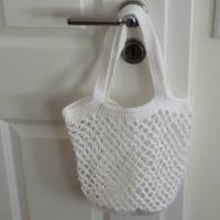 Häkeltasche, Einkaufstasche, Einkaufsnetz in weiß, aus hochwertiger Baumwolle, mit Schulterriemen, von Hand gehäkelt Bild 6