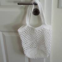 Häkeltasche, Einkaufstasche, Einkaufsnetz in weiß, aus hochwertiger Baumwolle, mit Schulterriemen, von Hand gehäkelt Bild 7