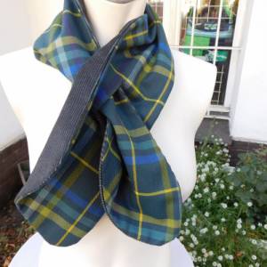 blau  grüner Schal mit Schlitz aus Baumwolle und Cord Bild 1