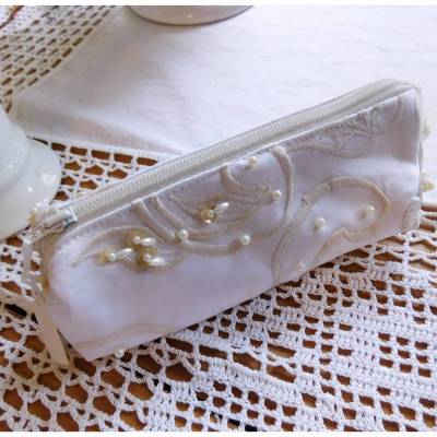 kleine Kosmetiktasche , weiße Make up Tasche mit Perlen