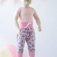 Pumphose rosa, Schlupfhose für Babys, Kinderhose mit Blumen Muster, Babygeschenk Baumwolle, Jersey Pumphose für Babys Bild 8