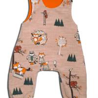 Babystrampler Gr. 50 warmer Frühchenstrampler doppellagig Handmade Jersey mit Waldtieren Fuchs Waschbär Eichhörnchen Bild 1