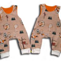 Babystrampler Gr. 50 warmer Frühchenstrampler doppellagig Handmade Jersey mit Waldtieren Fuchs Waschbär Eichhörnchen Bild 3