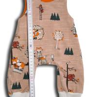 Babystrampler Gr. 50 warmer Frühchenstrampler doppellagig Handmade Jersey mit Waldtieren Fuchs Waschbär Eichhörnchen Bild 5