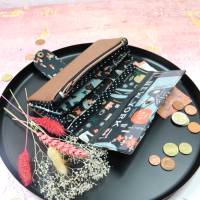 Portemonnaie mit Druckknopf schwarz mit Lederimitat "Weltenbummler" Bild 4