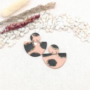 feminine Ohrstecker rosa schwarz, coole modische Ohrringe aus Polymer Clay, Geschenkidee zu Weihnachten Bild 5