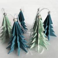 6 Origami Tannenbäume aus Faltpapier "Eiskristall blau" Weihnachten, Advent, Fest, Anhänger Bild 1