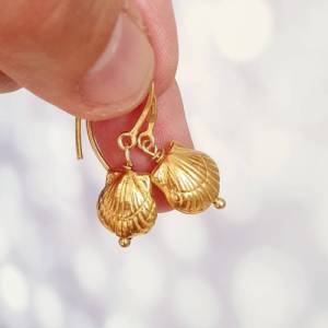hängende Ohrringe Muschel Gold, Jakobsweg, echt Silber vergoldet, Bild 1