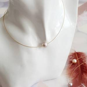 filigrane minimalistische Goldkette mit Perle, kurze schlichte Halskette Bild 1