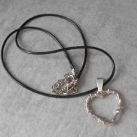Stacheldraht Herz Halskette gothic Liebe Bild 2