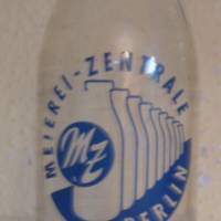 Alte Berliner Milchflasche aus den 60er Jahren - Meierei-Zentrale Berlin - MZ - Kühl und Dunkel Aufbewahren Bild 3