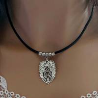 Halskette aus Ziegenleder mit Keltenanhänger Bild 1