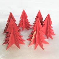 6 Origami Tannenbäume aus Faltpapier rot-gold, Weihnachten, Advent, Fest, Aufsteller Bild 1