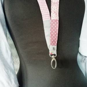 langes Schlüsselband aus Stoff, rosa Töne, ca 57cm lang, 2,5cm breit, handgemachte Geschenkidee für Damen & Schüler Bild 2