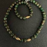 Wunderschöne, handgefertigte Halskette mit grünen Jadekugeln,Edelstein-Kette,Jade Collier,grüne Perlenkette,Geschenk, Bild 4