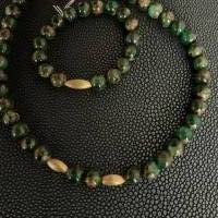 Wunderschöne, handgefertigte Halskette mit grünen Jadekugeln,Edelstein-Kette,Jade Collier,grüne Perlenkette,Geschenk, Bild 5