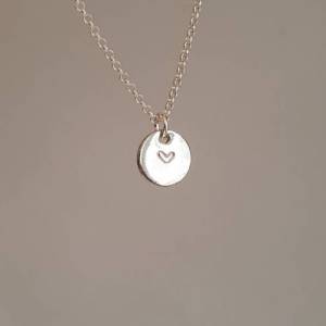 personalisierte Silberkette, mit handgeprägtem Herz oder Buchstabe Bild 1