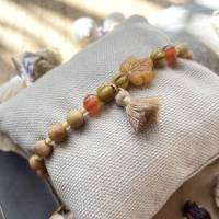 Maple Leaf - Perlenarmband mit Edelsteinen, Holzperlen, brauner Quaste, Ahorn-Blatt und Rocailles Bild 2