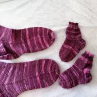 Socken für Mama und Baby, handgestrickt, Größe 36/37 und Neugeborene , Stricksocken, Wollsocken, Damen Socken Bild 2