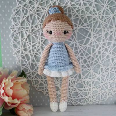 Handgemachte gehäkelte Ballerina-Puppe aus Baumwolle – Geschenkidee für Kinder
