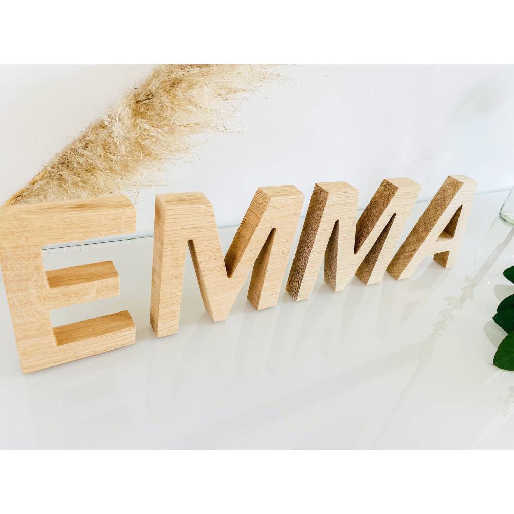 10 cm hohe freistehende Holzbuchstaben aus massivem Eichenholz Bild 1