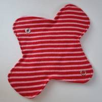 Waschbare Damenbinden, dreilagig - Zwei im Set - in rot-rosa "Streifen" - von he-ART by helen hesse Bild 7